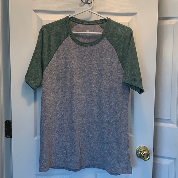 EUC Bundle of 2 baseball t shirts, sz L - Picture 2 of 11